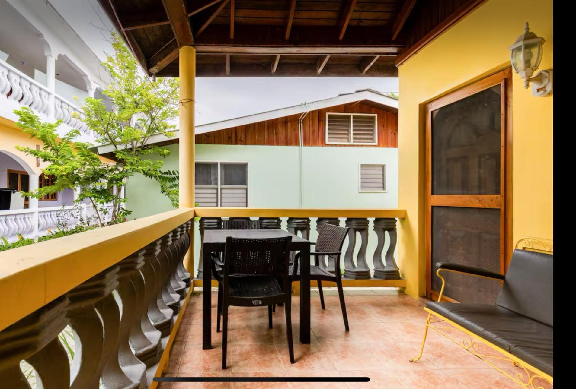R&V Villa Negril Eksteriør billede